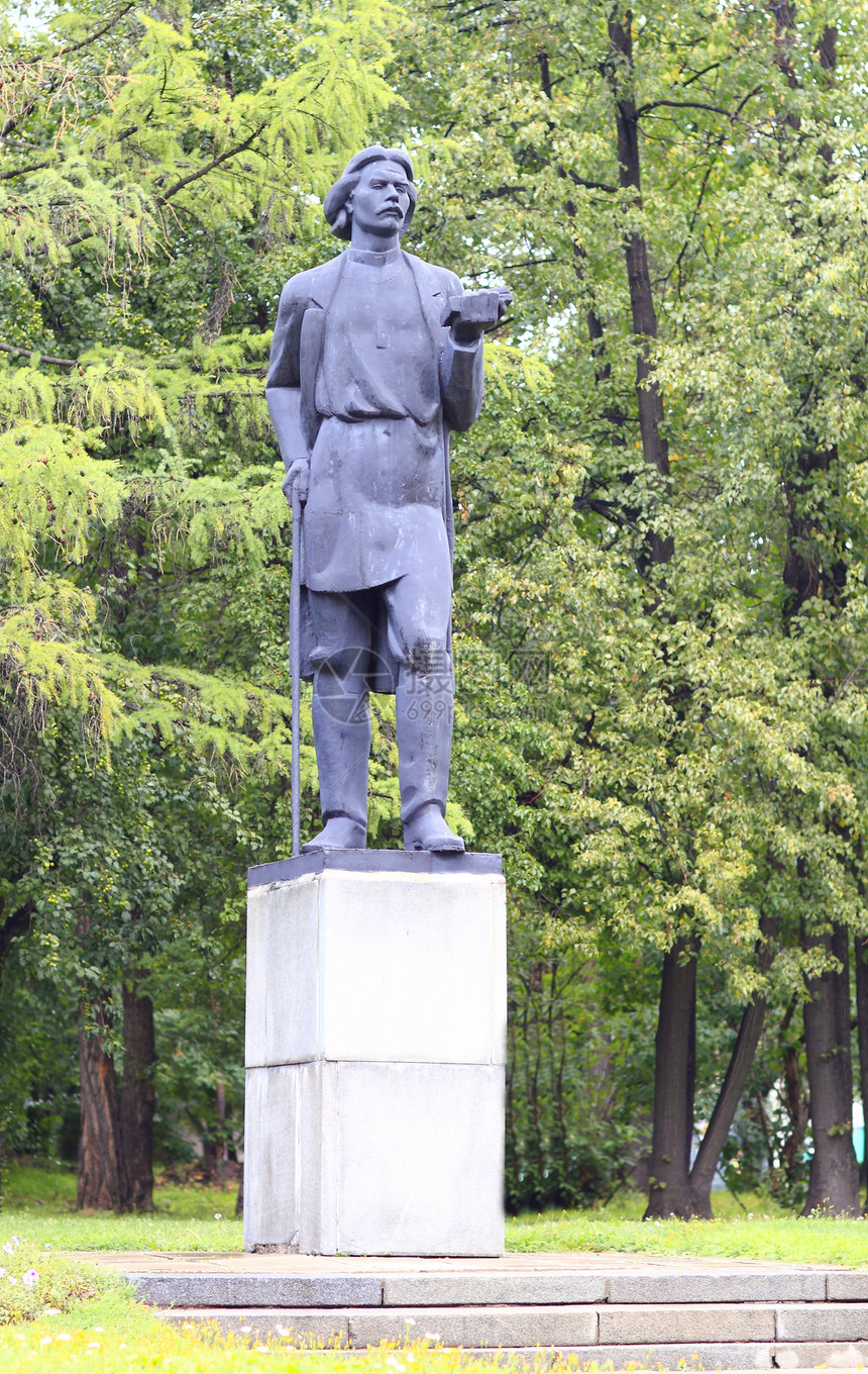 苏联作家马克西姆高基纪念碑图片