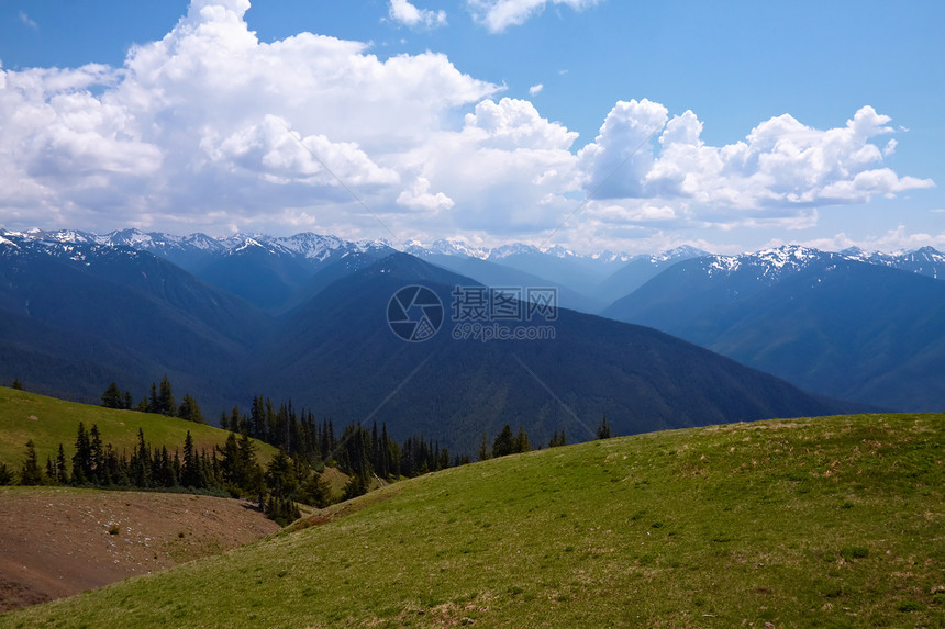 山地景观天空高地爬坡山脉荒野蓝色风景远足山峰飓风图片