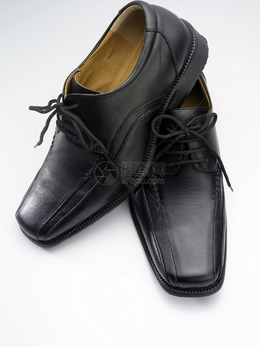 鞋衣服男士男装黑色皮革白色图片