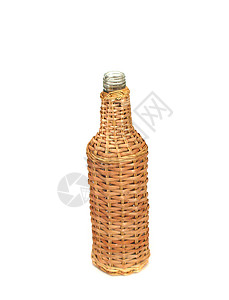 木柴中的空透明瓶子 白背景图片