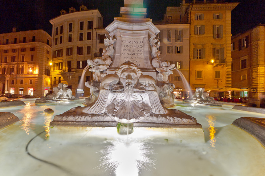喷洒古罗马雕像广场历史艺术景点旅游喷泉雕塑图片