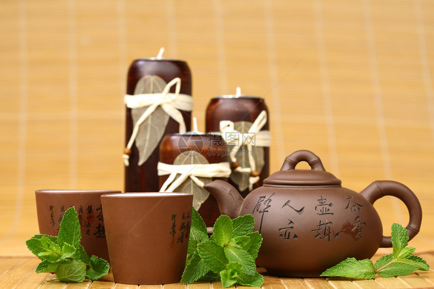 薄荷茶玻璃杯子小吃饮料美食食物早餐液体茶点竹子图片