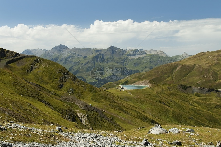 瑞士阿尔卑斯山绿色风景山脉蓝色假期天空高山岩石乡村顶峰图片