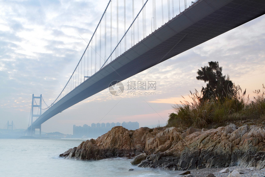 日落时桥桥 山桥建筑地标天空运动小时蓝色交通魔法车辆汽车图片