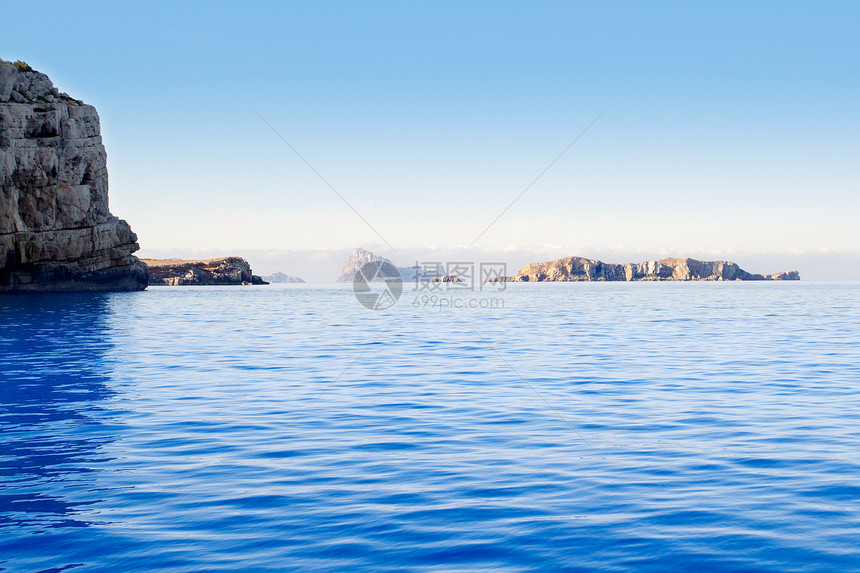 伊比萨埃斯帕托岛观光海洋小岛旅行假期波浪太阳海滩旅游石头图片