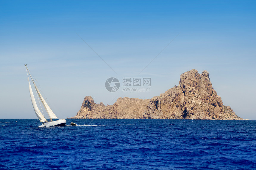 Es Vedra岛的Ibiza帆船蓝色运动海滩天空晴天假期天堂观光胰岛旅游图片