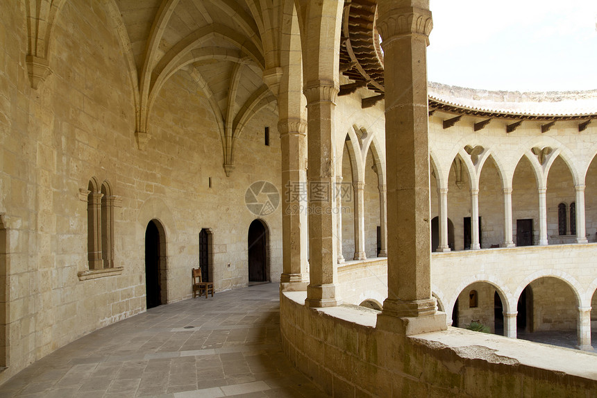 马洛卡Palma市Majorca的城堡纪念碑地标古董庭院柱廊防御历史阳台堡垒走廊图片