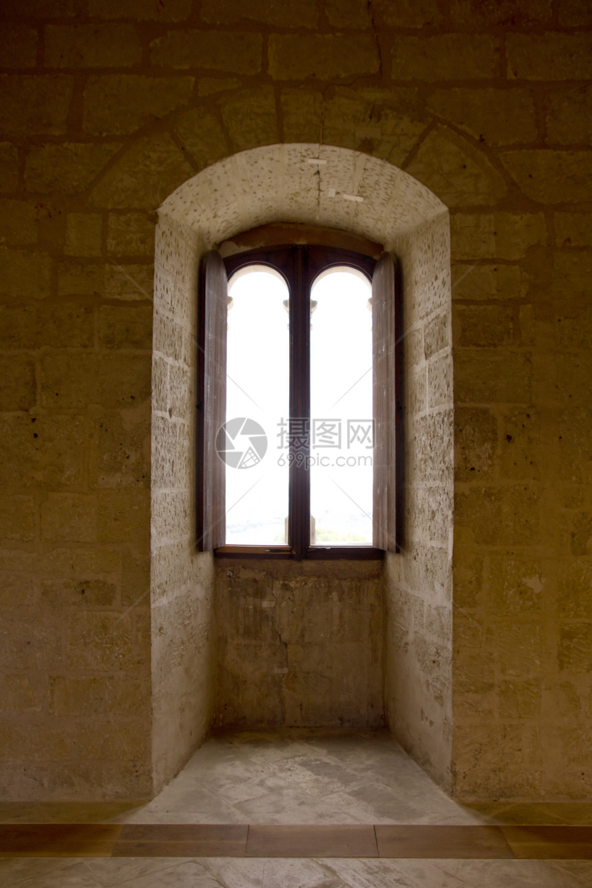 马洛卡Palma市Majorca的城堡庭院门廊建筑学纪念碑回廊窗户石头拱廊玻璃古董图片