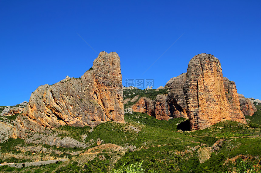 图标在Huesca塑造山脉顶峰岩石小路环境高度国家公园蓝色海拔天空图片