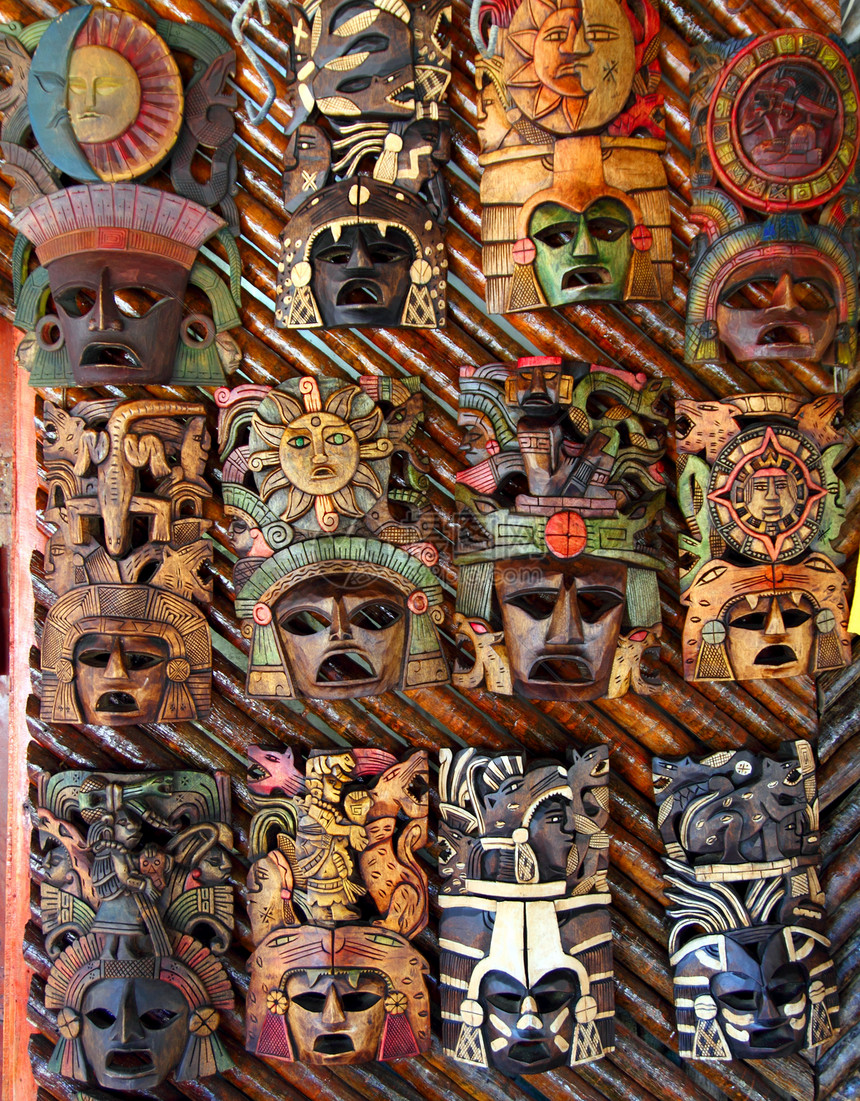 墨西哥木制面具 手工制作的木材面孔历史雕塑艺术宗教精神传统男人工艺部落手势图片
