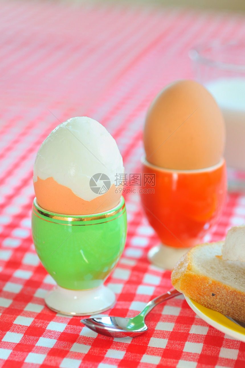 煮鸡蛋杂货美食营养勺子圆形盘子食物杯子棕色白色图片