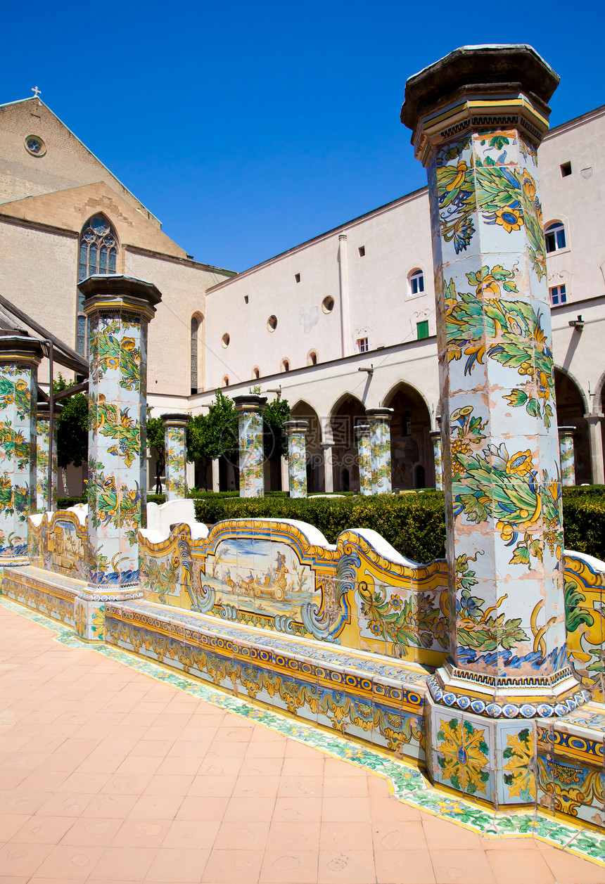 圣基亚拉修道院那不勒斯装饰长椅回廊教会庭院旅行花园旅游文化宗教图片