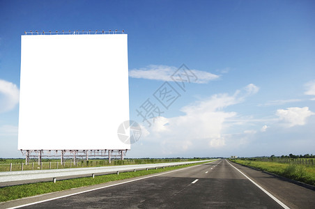 公路安全概念在高路口的广告牌上背景图片