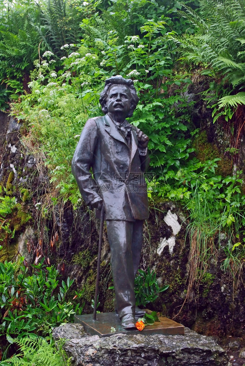 爱德华·格里格的雕像 就在他位于卑尔根的房子附近图片