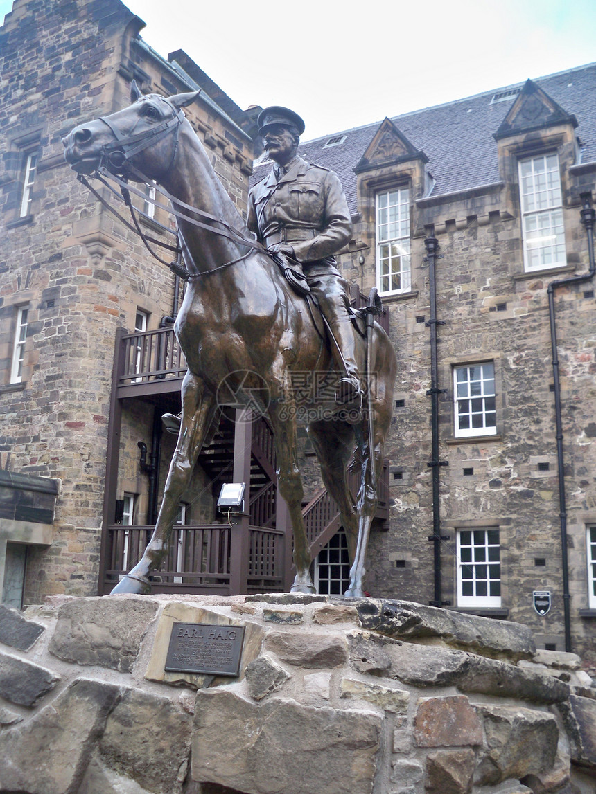 骑马的英雄历史城堡雕像图片