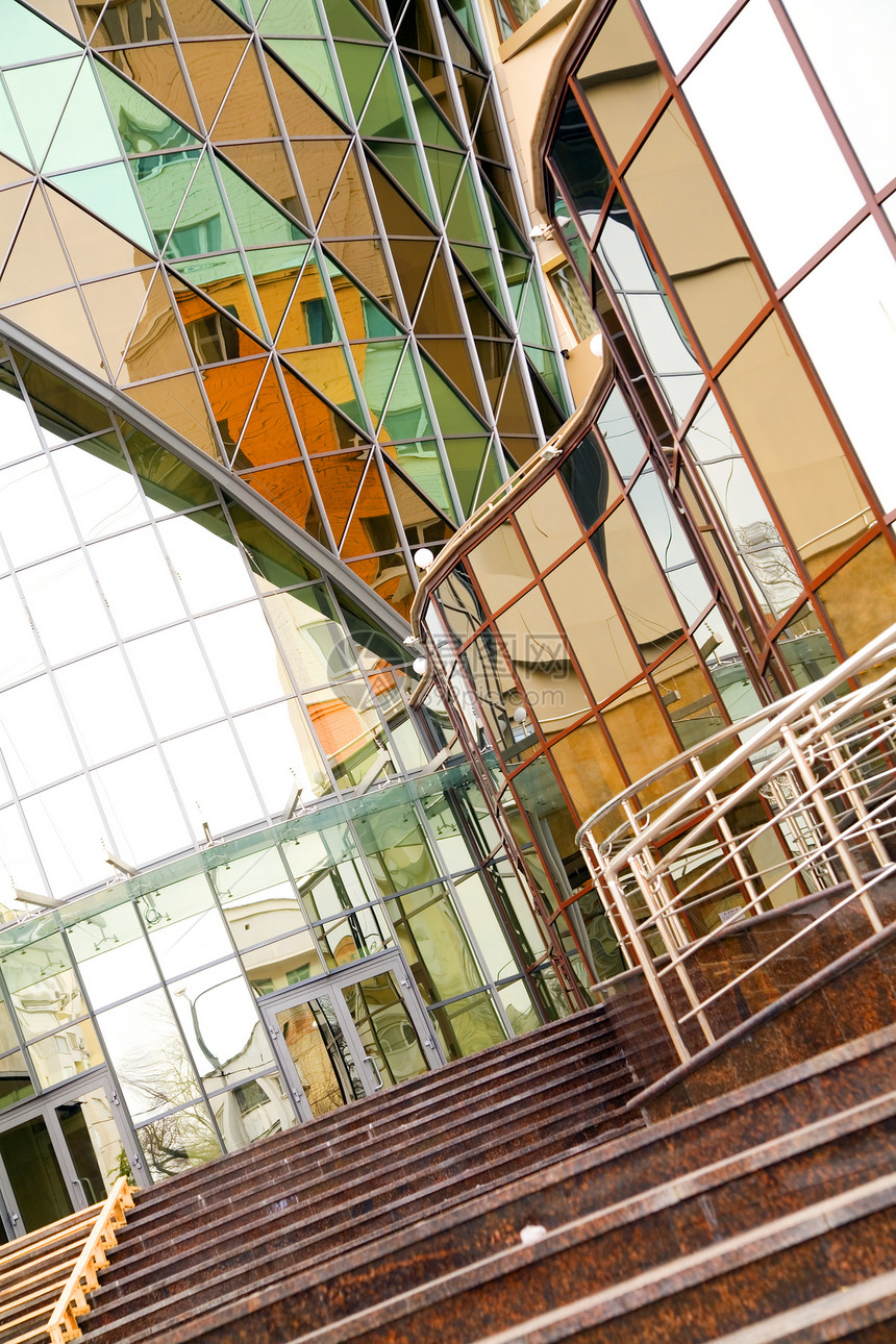 建筑金属和玻璃技术摩天大楼框架脚步扶手办公室建筑学商业曲线楼梯图片