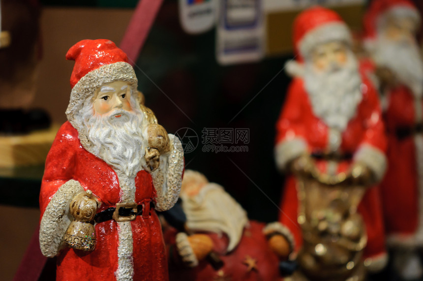 德国的圣诞市场旅行游客雪人塑像观光装饰装饰品旅游图片