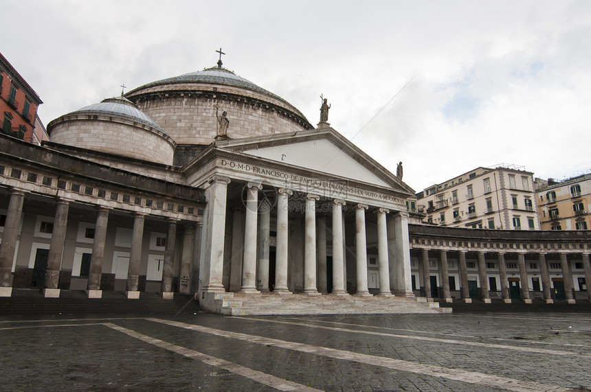 Piazza 普勒比西托旅行城市建筑学正方形教会柱子大教堂圆顶遗产广场图片
