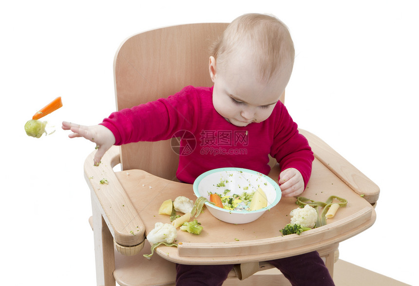 以高椅子吃饭的幼儿白色菜花营养品木材小菜婴儿高脚椅红色食物辅食图片
