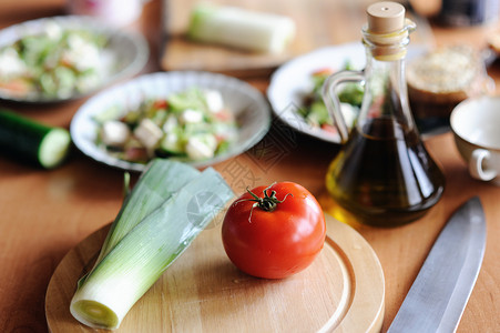 健康食品树叶营养厨房韭葱沙拉午餐绿色蔬菜美食木板夏天高清图片素材