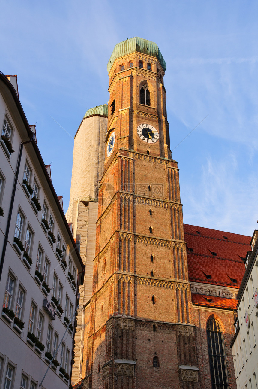 德国慕尼黑天空游客街道教堂日落景观建筑城市旅行旅游图片