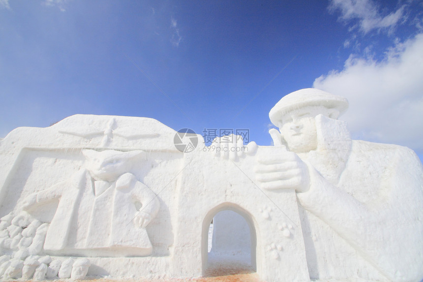 日本日积雪节雕像蓝天冻结季节雪祭雕刻图片