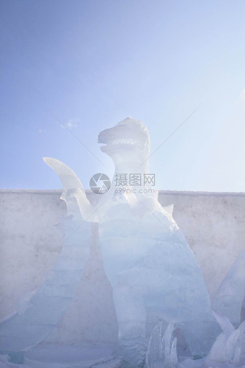 日本日积雪节雕像冻结季节蓝天雕刻雪祭图片