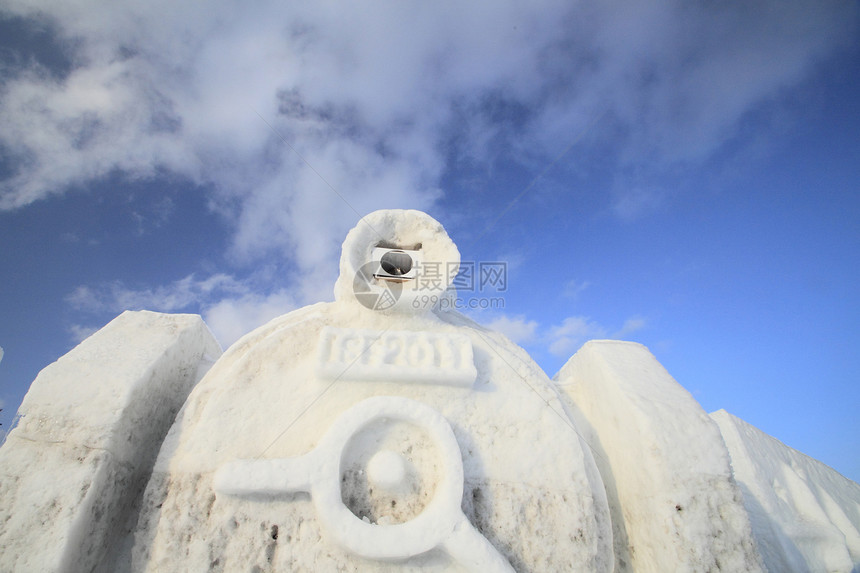 日本日积雪节雪祭季节雕刻雕像蓝天冻结图片