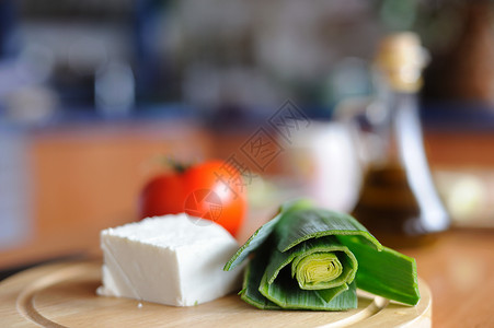 健康食品美食树叶木板午餐厨房蔬菜韭葱沙拉营养绿色有营养的高清图片素材