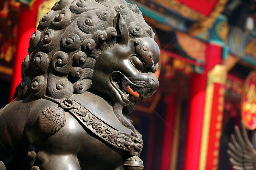 中国寺庙里的青铜狮子遗产石头历史帝国房子金属雕像地标文化城市图片