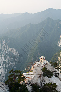 圣山华尚东峰的石塔Haushan寺庙文化亭子顶峰旅行石头宝塔岩石建筑学首脑背景图片