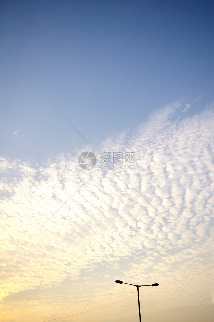 蓝天空背景环境季节天蓝色蓝天天空天气气氛阳光气候云雾图片