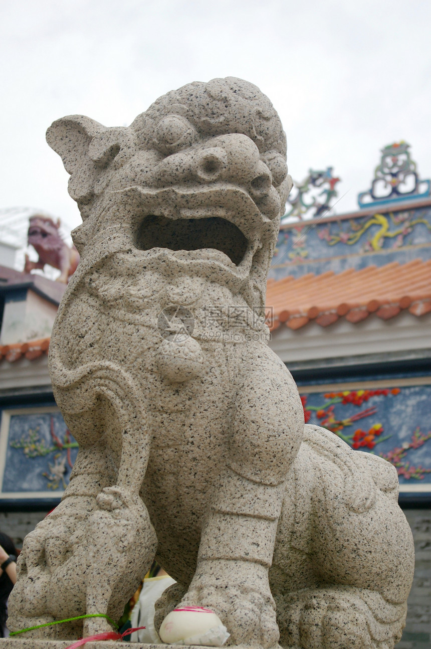中国狮子雕像游客旅游青铜宗教文化遗产场景地标建筑监护人图片