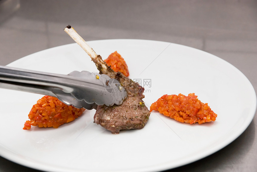 烤羊肉营养午餐羊肉架子沙拉餐厅美食猪肉牛肉蔬菜图片