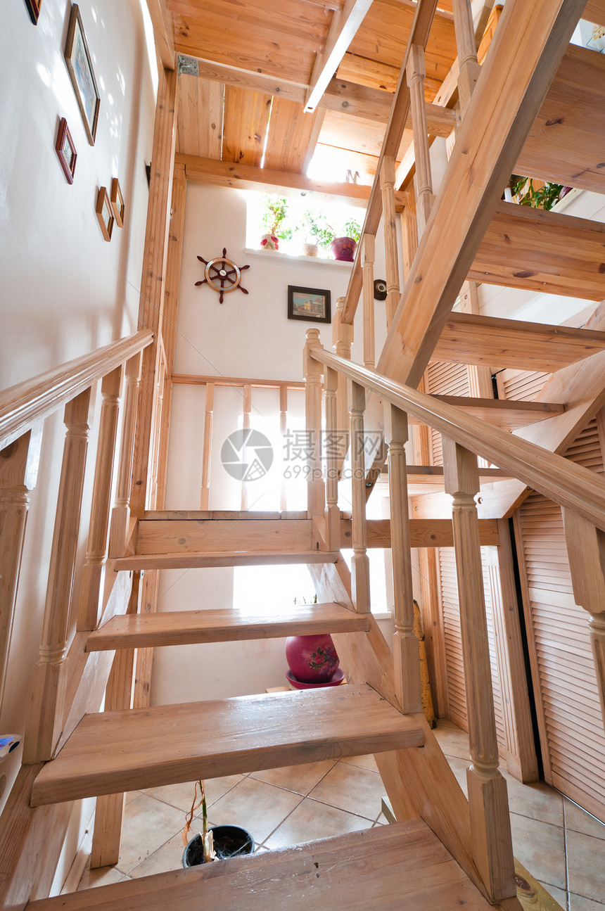 室内木制楼梯图片