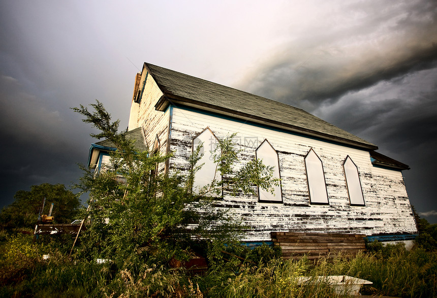 风暴后被遗弃的教堂建筑学废墟建筑宗教窗户图片