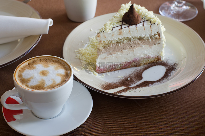 美味蛋糕奶油水果营养咖啡奢华拿铁飞碟饼干甜点馅饼图片