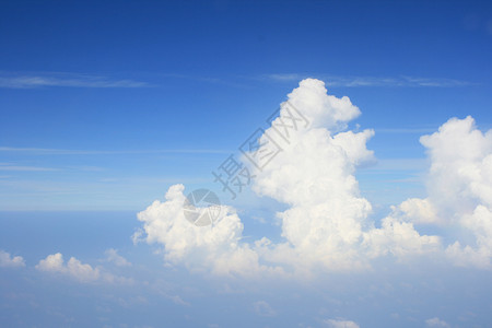天云和云天堂云景编队积雨蓝色白色天气阳光天空背景图片