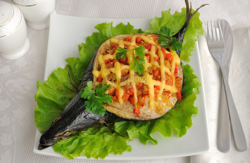 装满蔬菜和奶酪的面包机盘子烹饪美食沙拉维生素午餐自助餐鲭鱼海鲜平衡图片