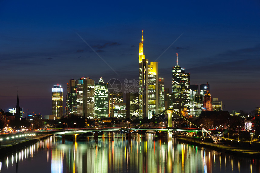 美因法兰克福 德国黄昏的德国景观日落河流街道金融梯度游客城市旅游观光图片