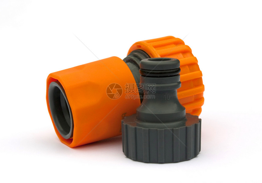 用于连接花园水管与供水系统连接的橙色适配器图片
