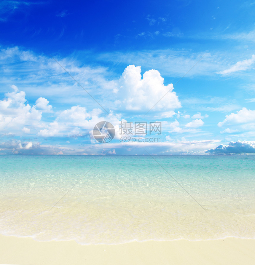 沙滩和热带海天空海景晴天蓝色旅行冲浪阳光天堂海浪支撑图片