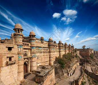 Gwalior堡垒工事尖塔防御建筑学风景戏剧性天空大厦历史性中央邦背景图片