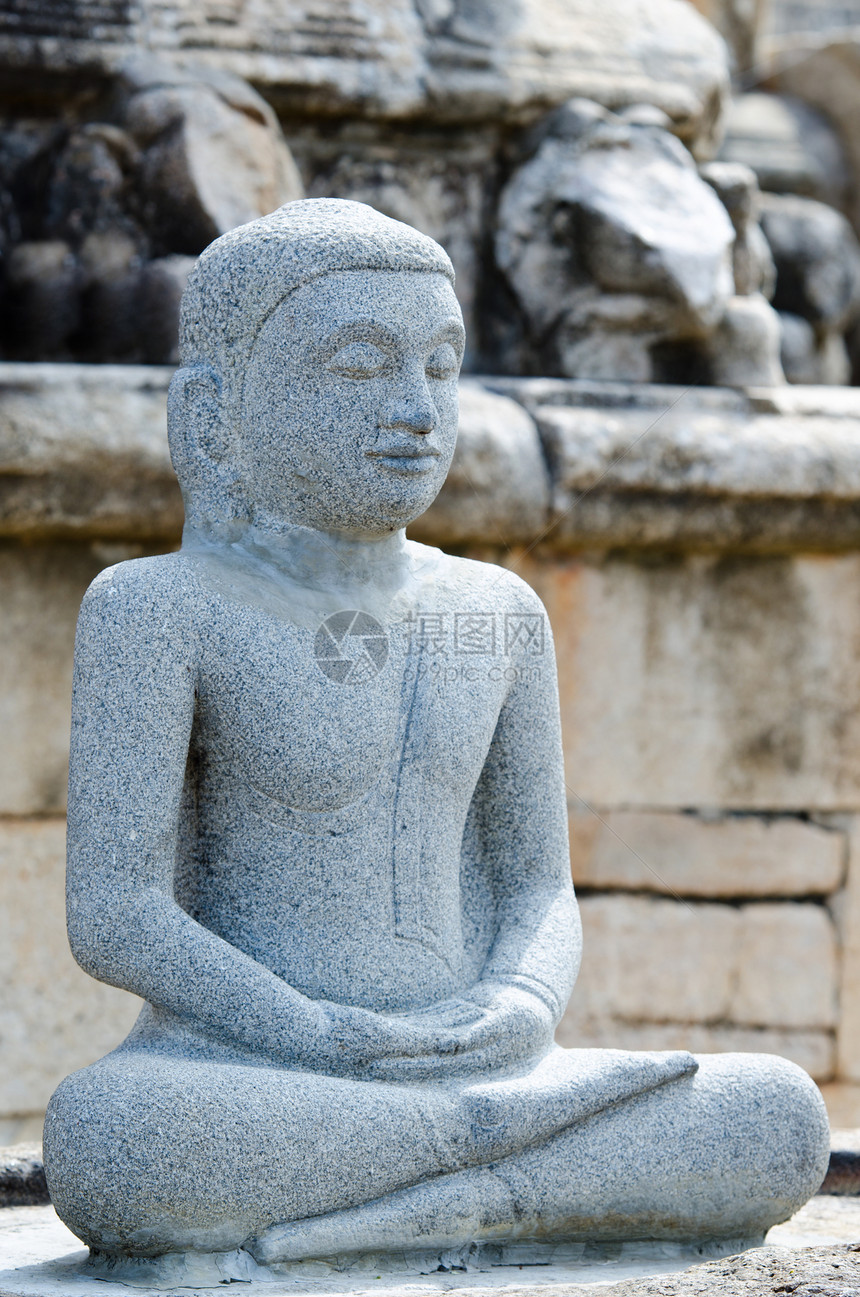 默念中的佛像守护石姿势建筑学寺庙雕塑旅行历史考古学宗教遗迹图片