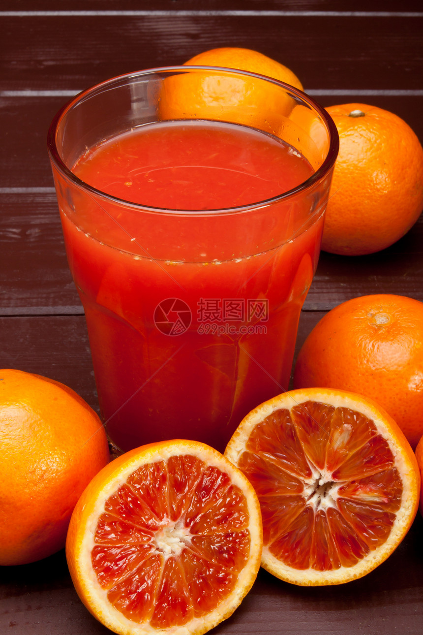 橙汁橙子塔罗牌果汁玻璃肉质橙色木头营养水果图片