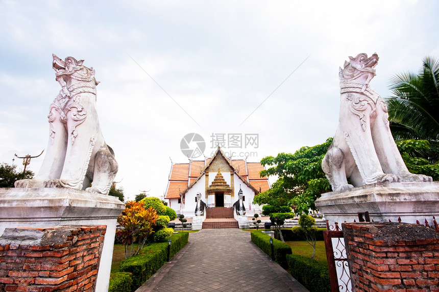 美丽的泰国寺庙历史性蓝色历史游客天空旅行旅游假期建筑精神图片