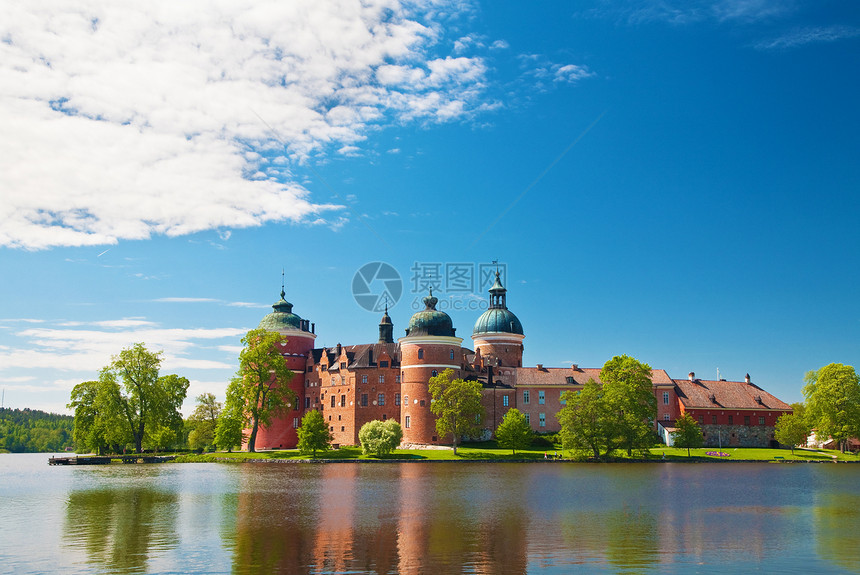 Gripsholm 城堡蓝色历史性吸引力皇家旅行天空建筑旅游地标晴天图片