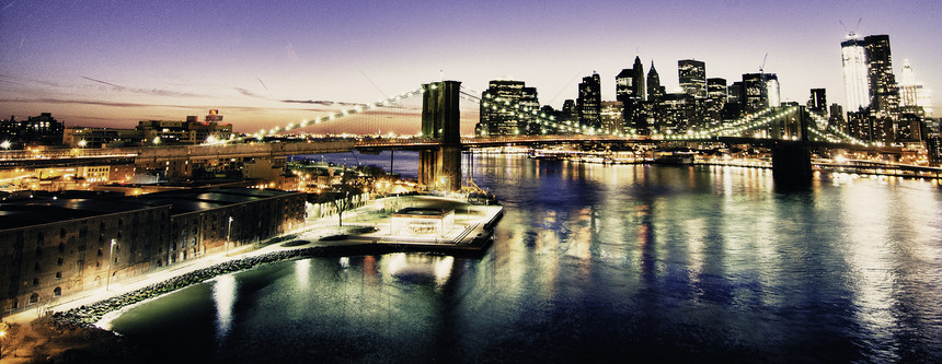 纽约市晚夜外出天空大桥城市紫色旅行窗户天际场景公寓建筑学街道摩天大楼图片