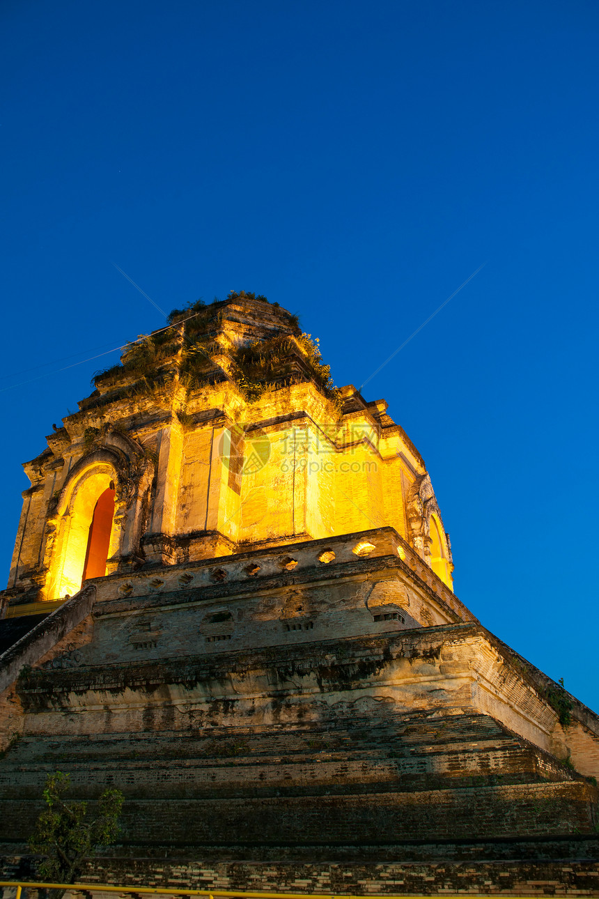伟大的塔塔瓦切迪卢安寺佛教徒文化旅行地标石头寺庙宗教建筑祷告佛塔图片