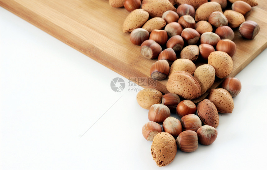 杏和坚果木头食物榛子种子核桃团体饮食营养棕色小吃图片